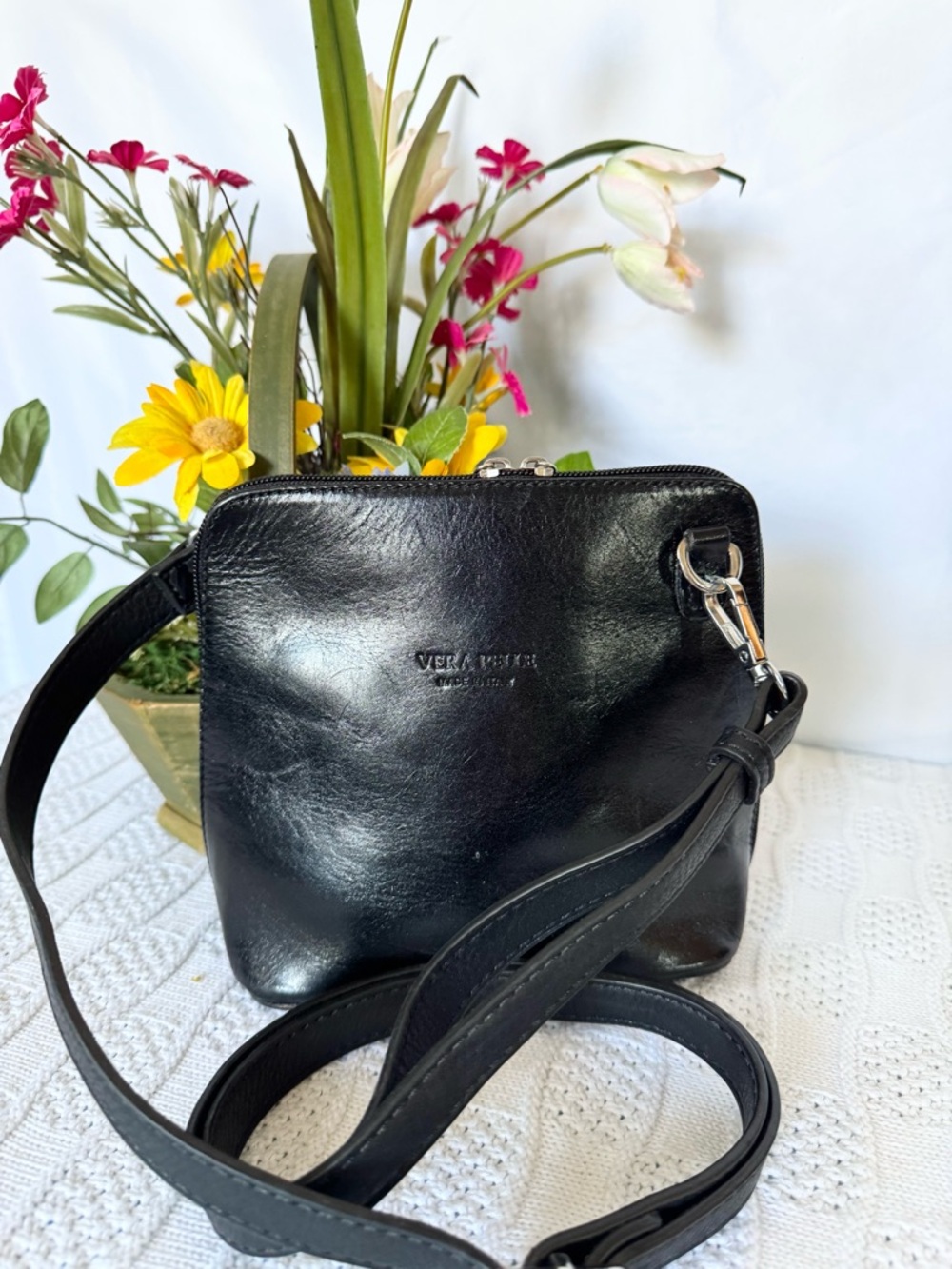 Vera Pelle EUC Italian leather dual zip crossbody